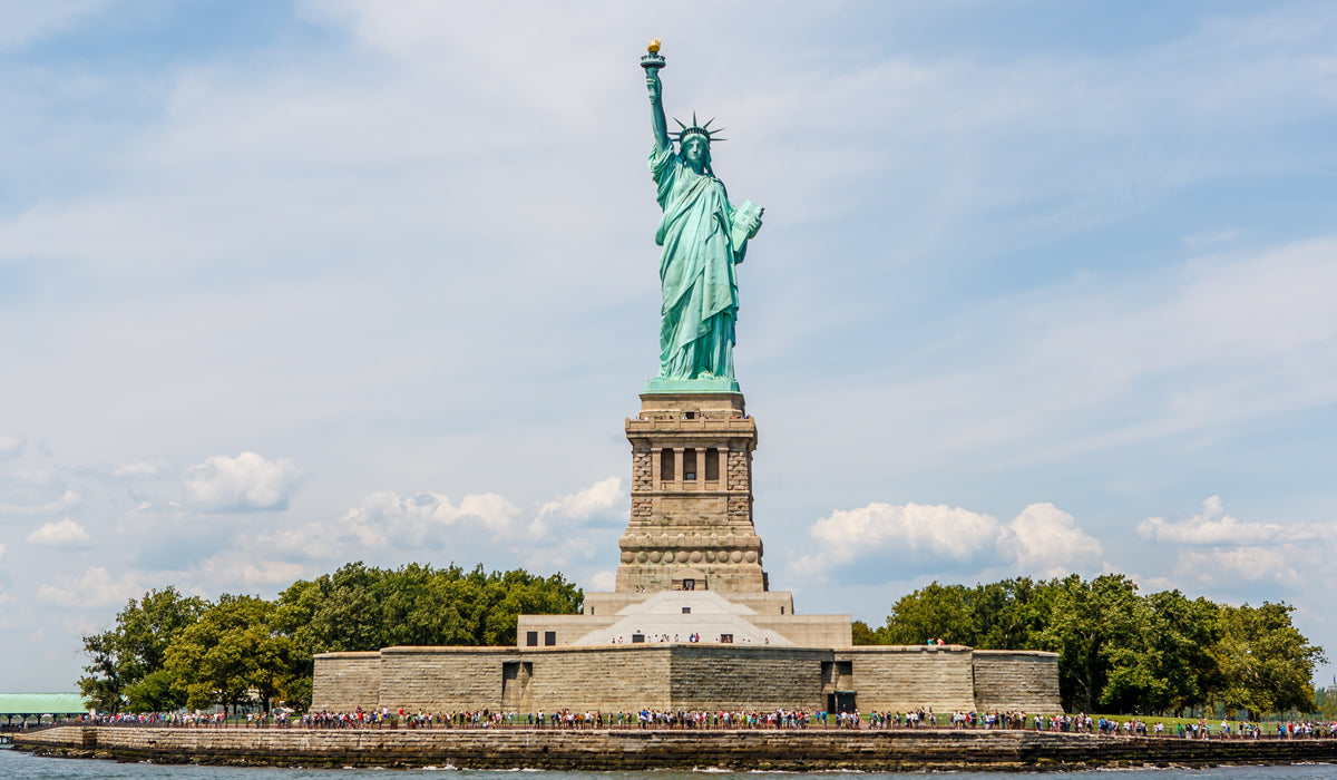 With it, you can see the world scenery without leaving home!